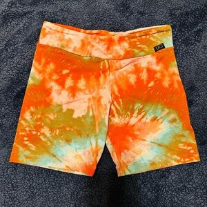 LiCi Fit Bloom Regular Shorts - S